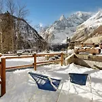 Bilocale Vista Monte Bianco 公寓 *